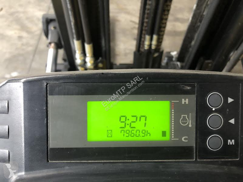 رافعة شوكية Hyster