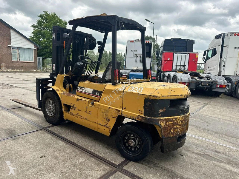 رافعة شوكية Caterpillar DP50 + VORKVERSTELLERS...