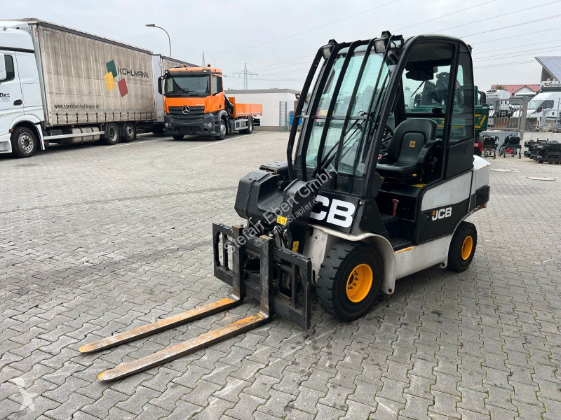 رافعة شوكية JCB TLT 30D Teletruck 2WD / nur...