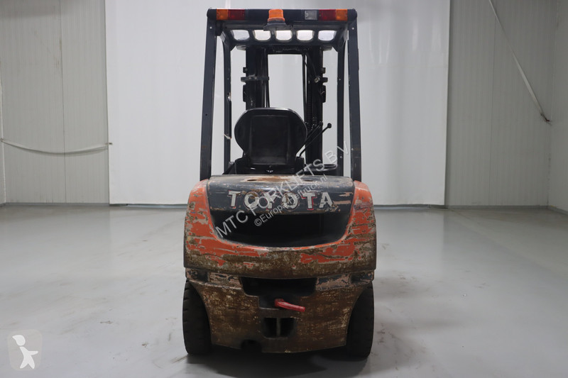 رافعة شوكية Toyota