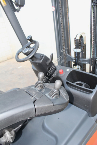 رافعة شوكية Linde