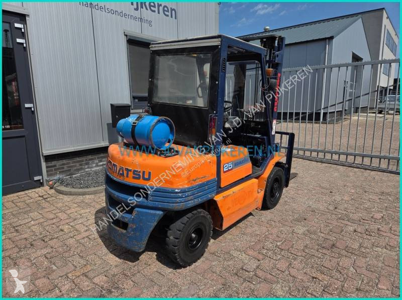 Teleskopický manipulátor Komatsu FG25 2.5t...