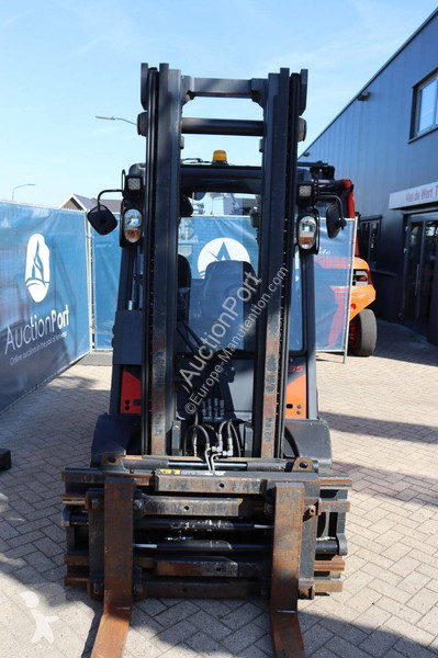 Chariot élévateur Linde D-02