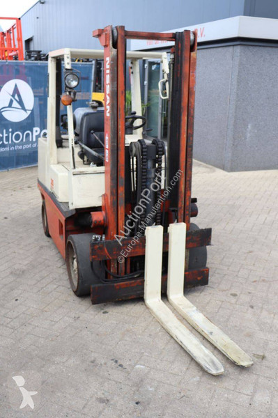 Teleskopický manipulátor Nissan KCUGH02F350