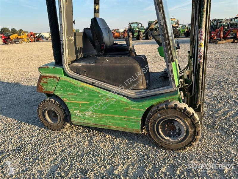 Carretilla elevadora Cesab Drago H250 2350 kg...