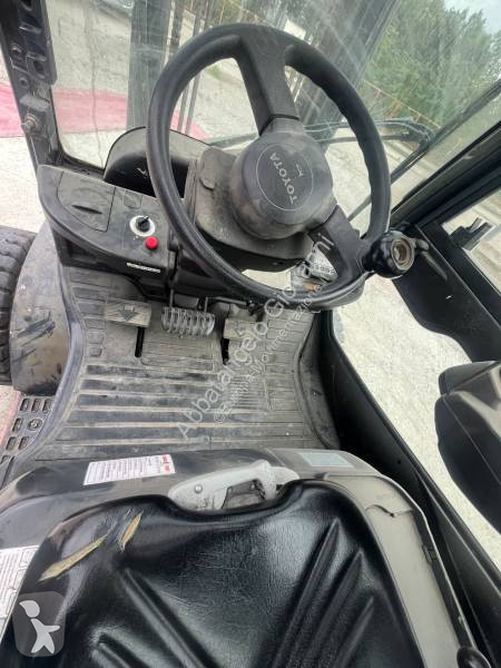 Stivuitor Toyota 25