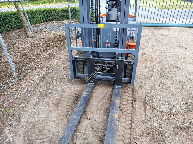 Chariot élévateur  CPCD25