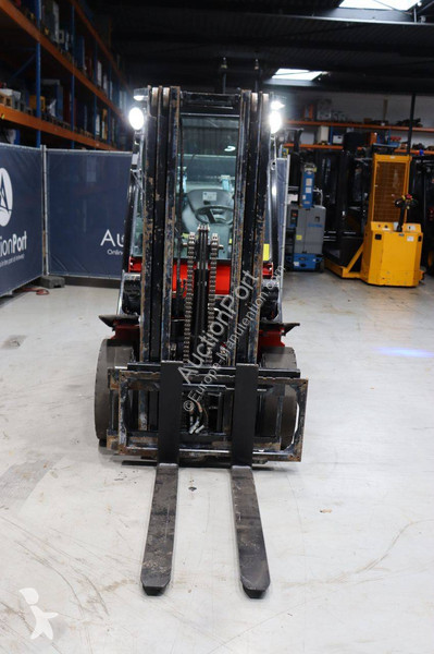 Chariot élévateur Unicarriers 32