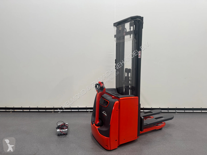 Teleskopický manipulátor Linde L14