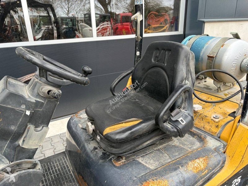 Chariot élévateur Caterpillar GP25N