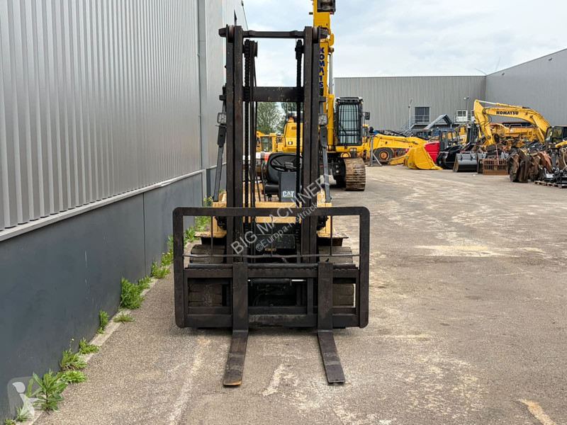 Кар Caterpillar GP40
