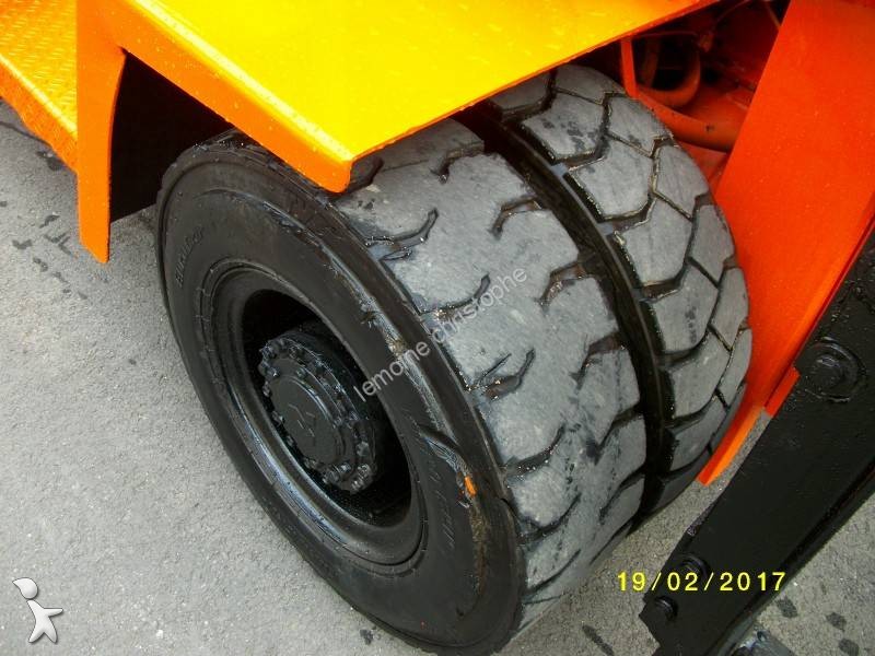 Teleskopický manipulátor Mitsubishi fd 60