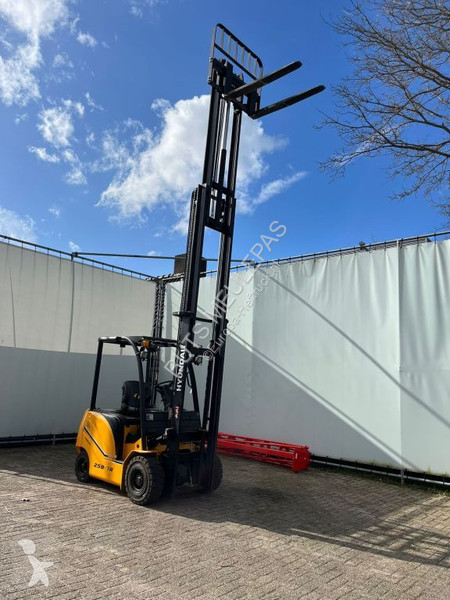 Heftruck Hyundai 25B-7A Heftruck