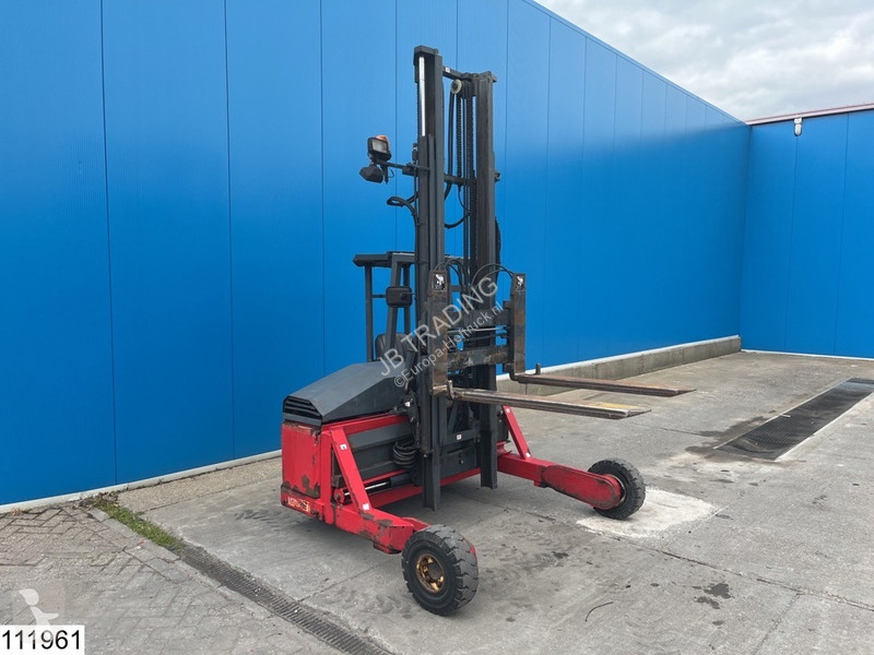 Stivuitor Moffett 20.3 3x3, H 3,90 mtr, 2000 KG