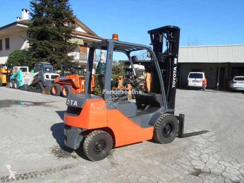 Carrello elevatore Toyota 8FDF20
