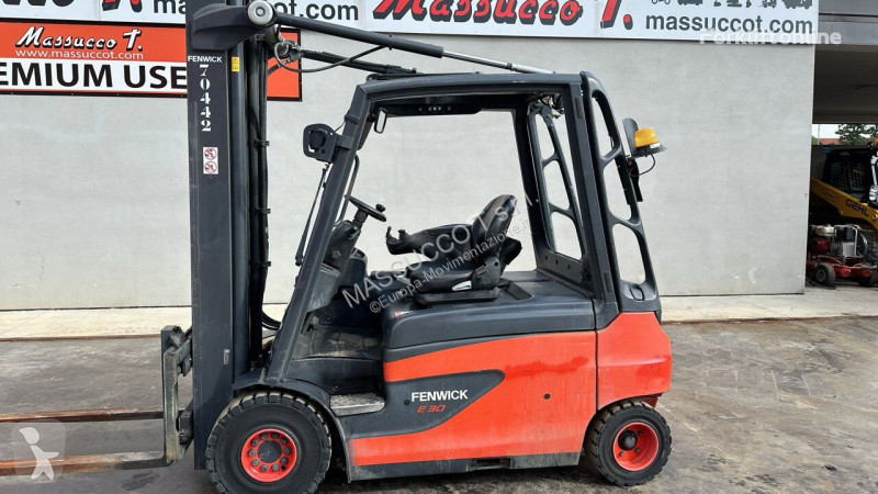 Teleskopický manipulátor Linde E30L