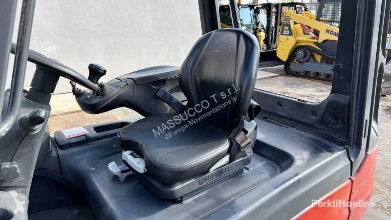 Teleskopický manipulátor Linde E30 L