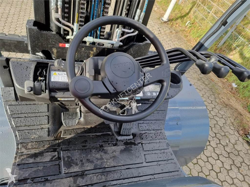 Carrello elevatore Toyota 8FD70F