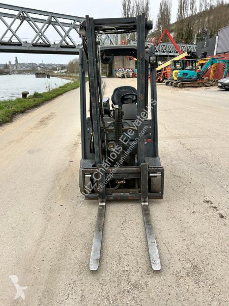 Chariot élévateur Linde  E16C-02