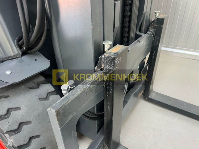 Teleskopický manipulátor Linde E 35 HL-01