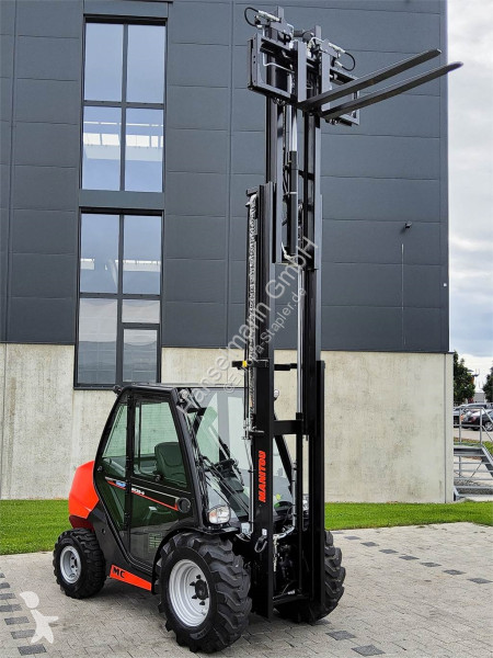 Carretilla todoterreno Manitou MC 25-4