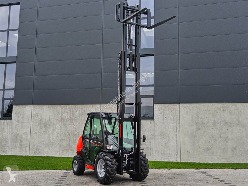 Stivuitor toate terenurile Manitou MC 30-4