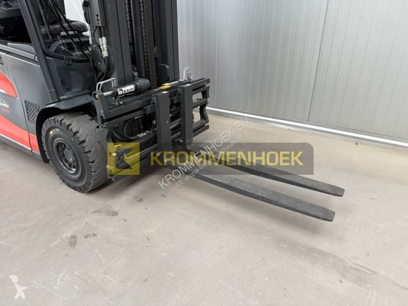 Heftruck Linde E 25 Triplex 7410 mm