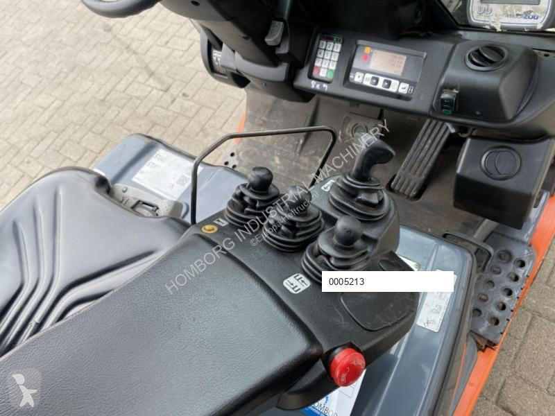 Teleskopický manipulátor Toyota Traigo 16...