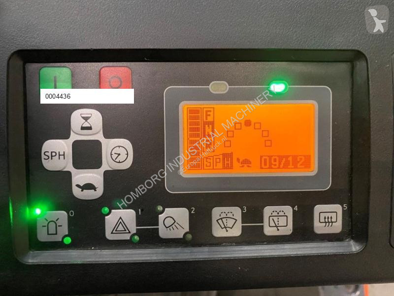 Teleskopický manipulátor Toyota 2 ton Traigo 20...