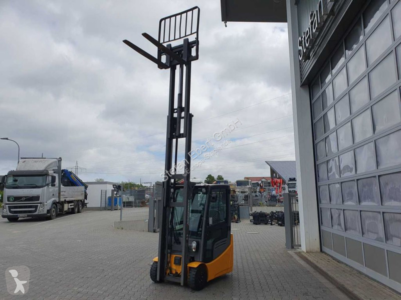 Stivuitor Jungheinrich EFG 215 / Triplex:...