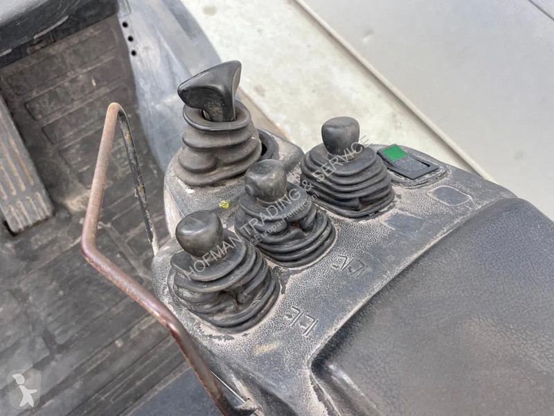 رافعة شوكية Toyota 02-8DF30