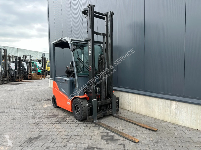 Teleskopický manipulátor Toyota 8FBMKT25