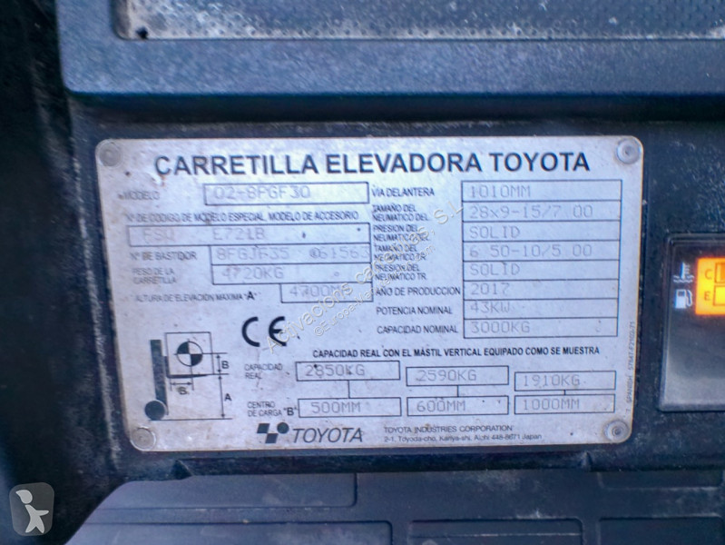 Carretilla elevadora Toyota 02-8FGF30 MATRICULADA