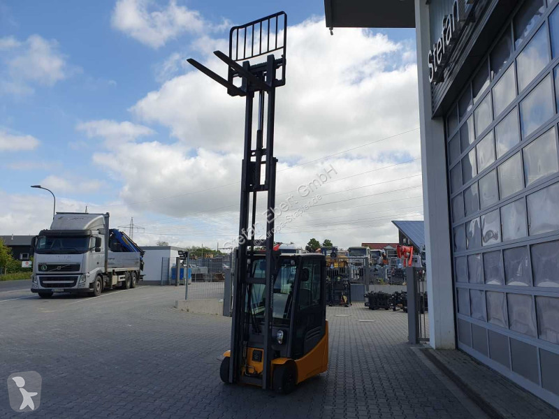 رافعة شوكية Jungheinrich EFG 215 / Triplex:...