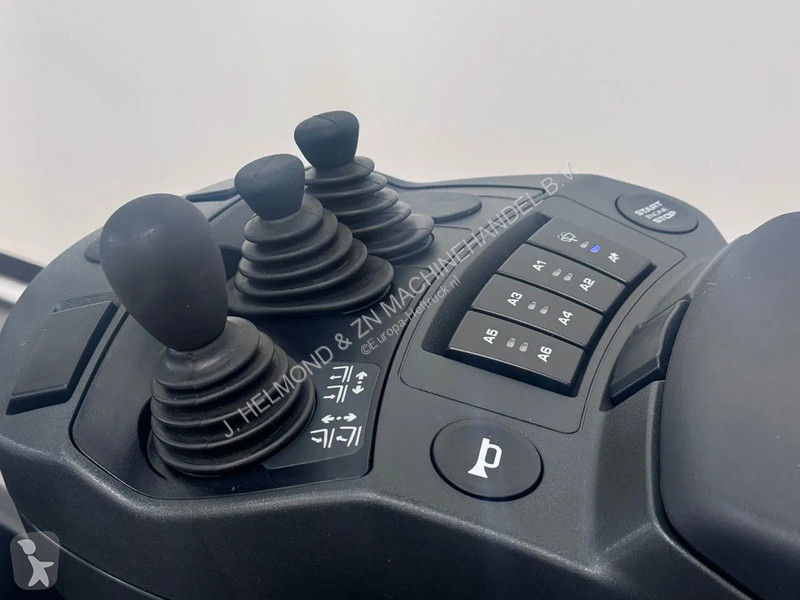 Кар Linde 1202-01 H 20 D-01/600 DEMO