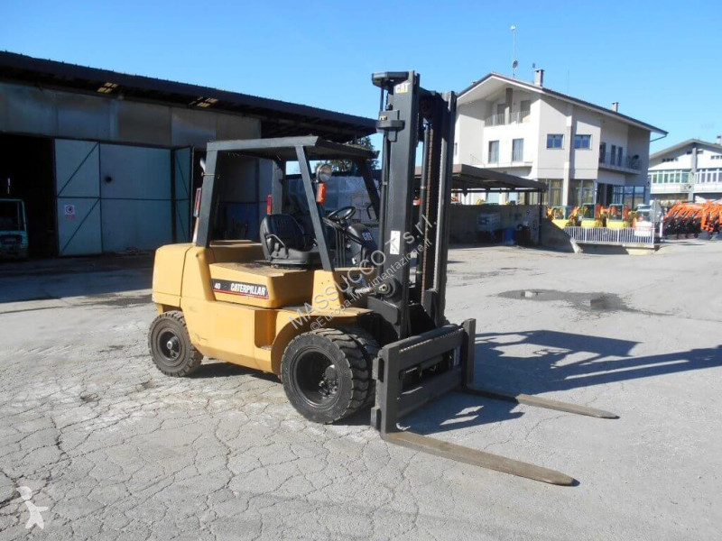 رافعة شوكية Caterpillar DP40KL