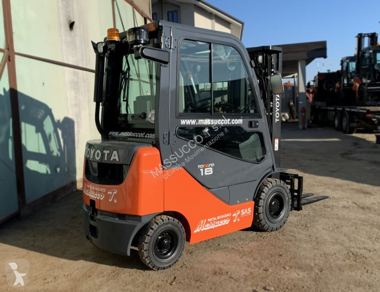 Vysokozdvižný vozík Toyota 02-8FDF18