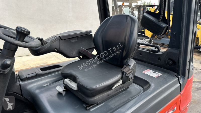 Vysokozdvižný vozík Linde E30L - 01