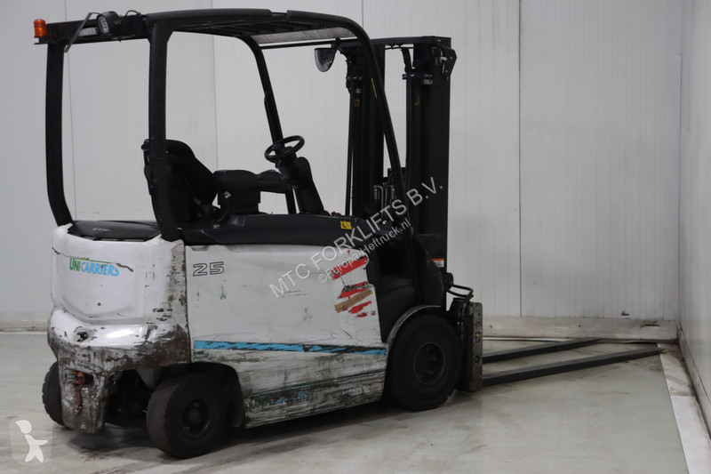 Carretilla elevadora Unicarriers MX-25