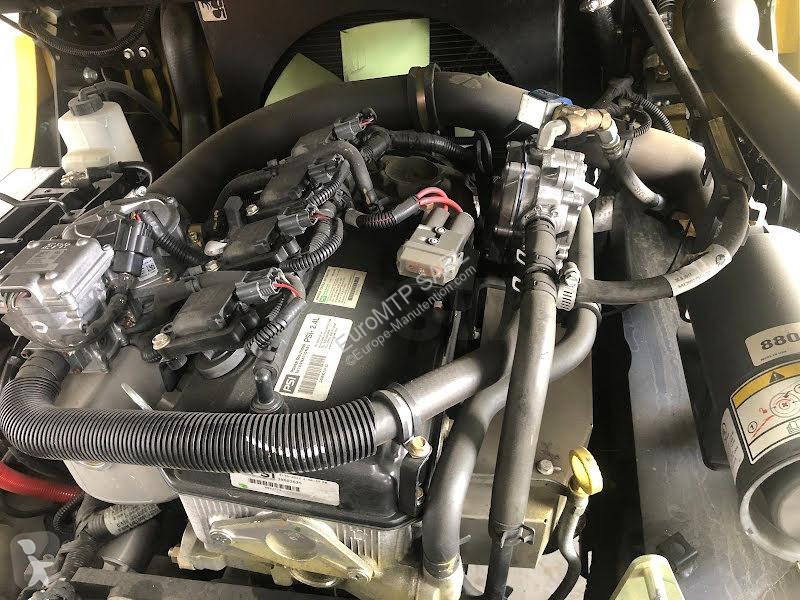 رافعة شوكية Hyster