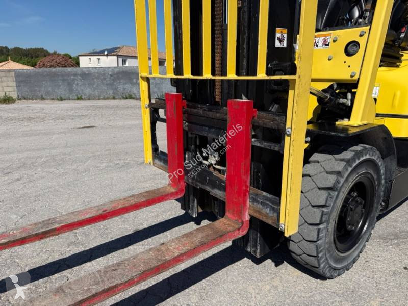 رافعة شوكية Hyster