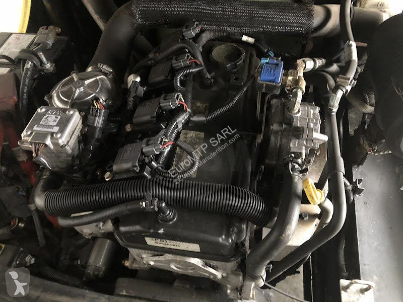 رافعة شوكية Hyster