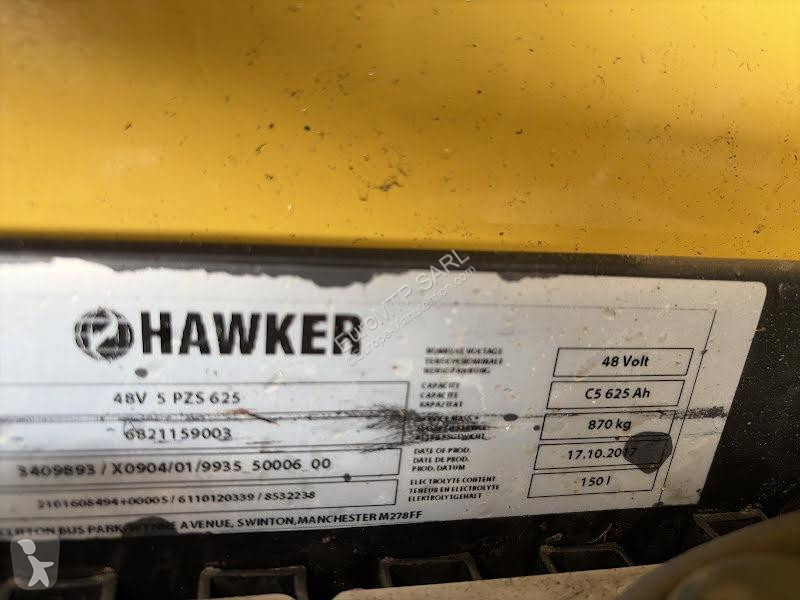 رافعة شوكية Hyster