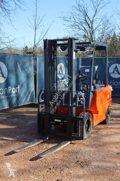 Carretilla elevadora MachPro MP-E2.5