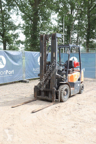 Навантажувач вилковий Doosan G25G