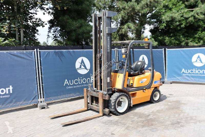 Samsung SF30D Forklift
