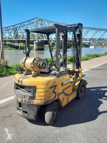 可升降式叉车 卡特彼勒  GP25N