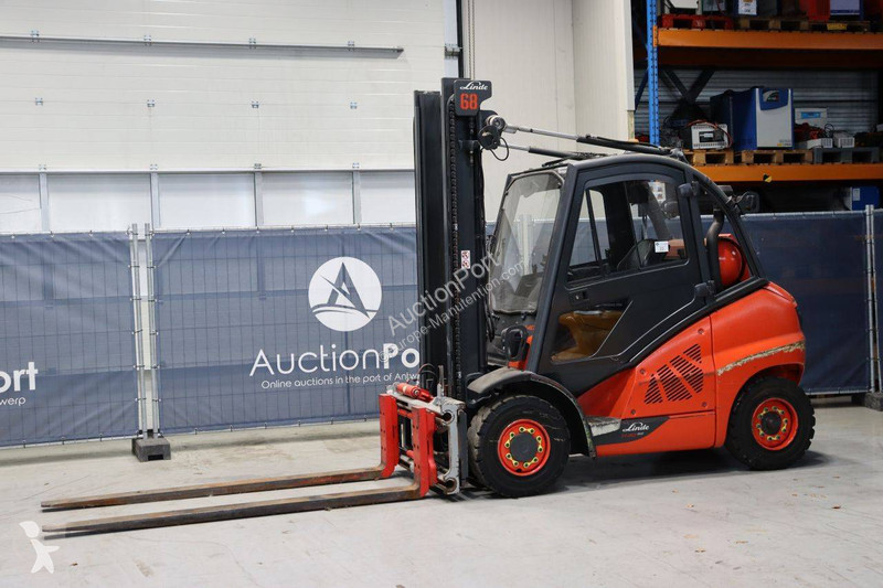 Chariot élévateur Linde T-02