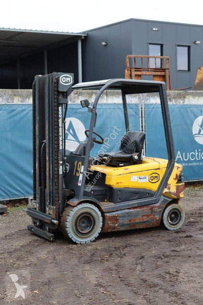 Carretilla elevadora OM XE 25