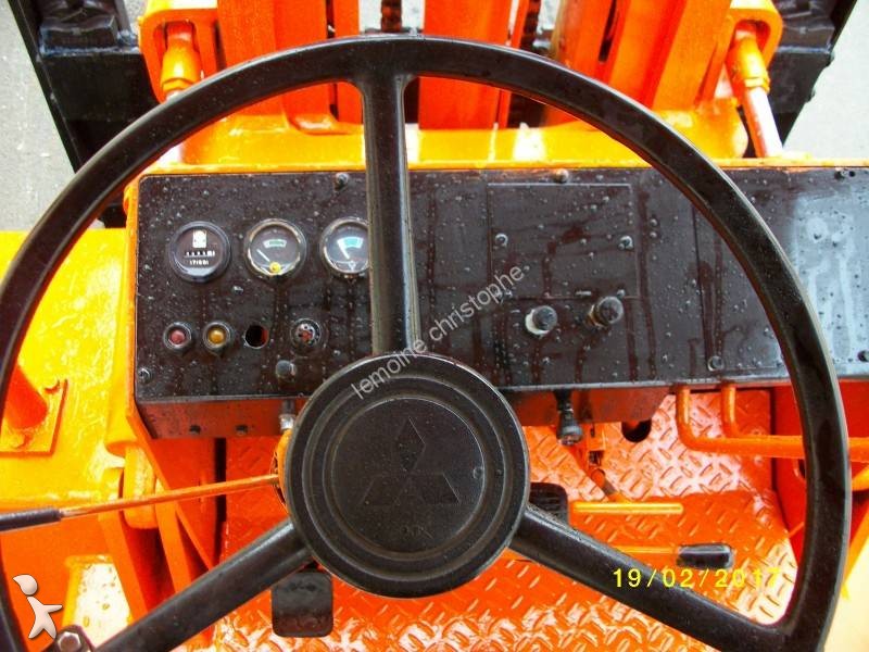 Teleskopický manipulátor Mitsubishi fd 60